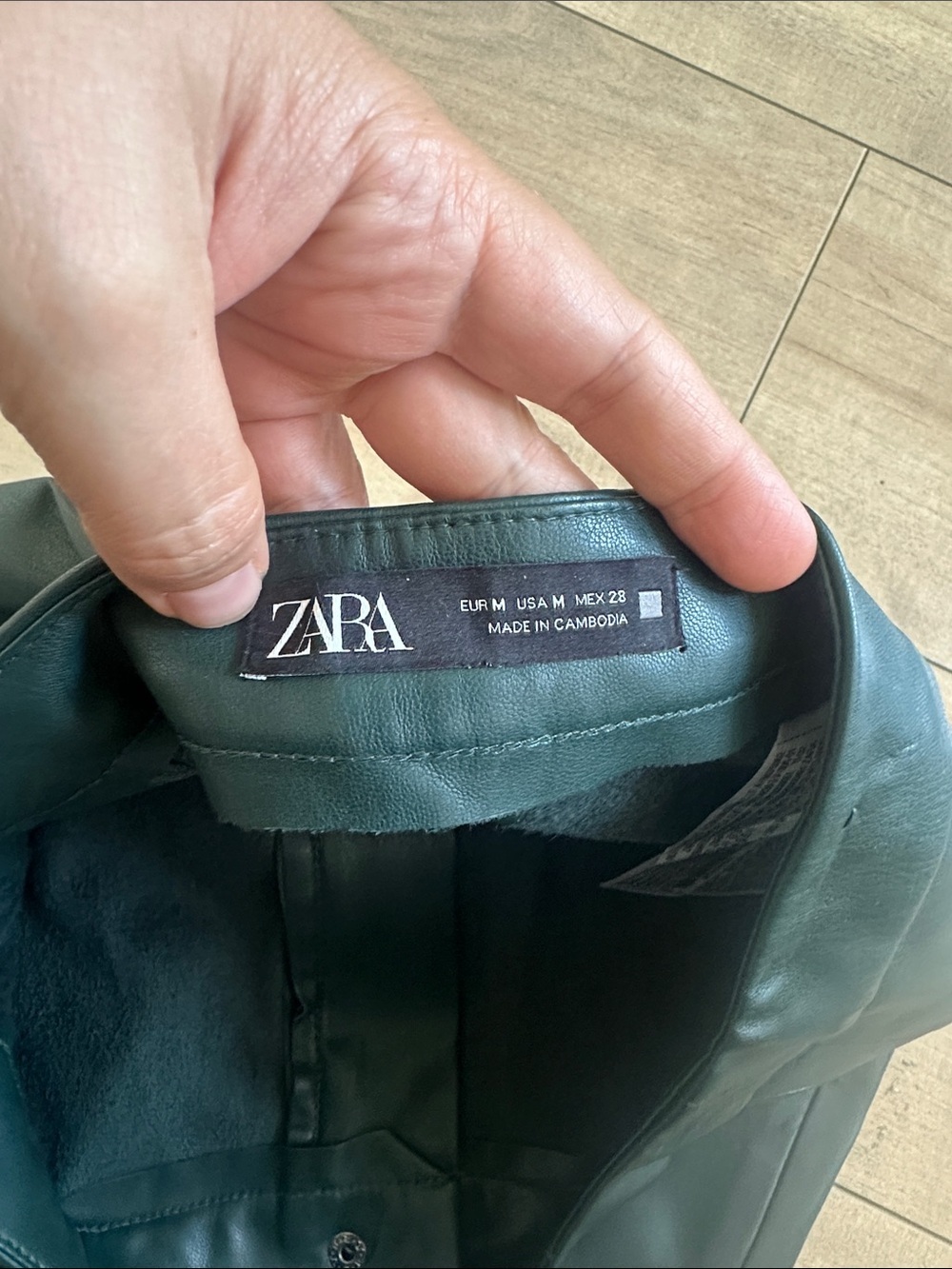 Zara Blogger Favorite Green Faux Leather Leggings Pants Ankle Zip Sz M - Picture 7 of 12
